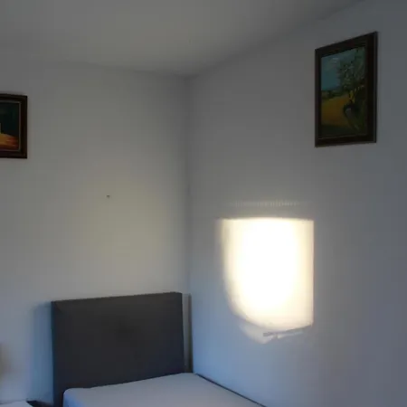 Rana's Zimmervermittlung *